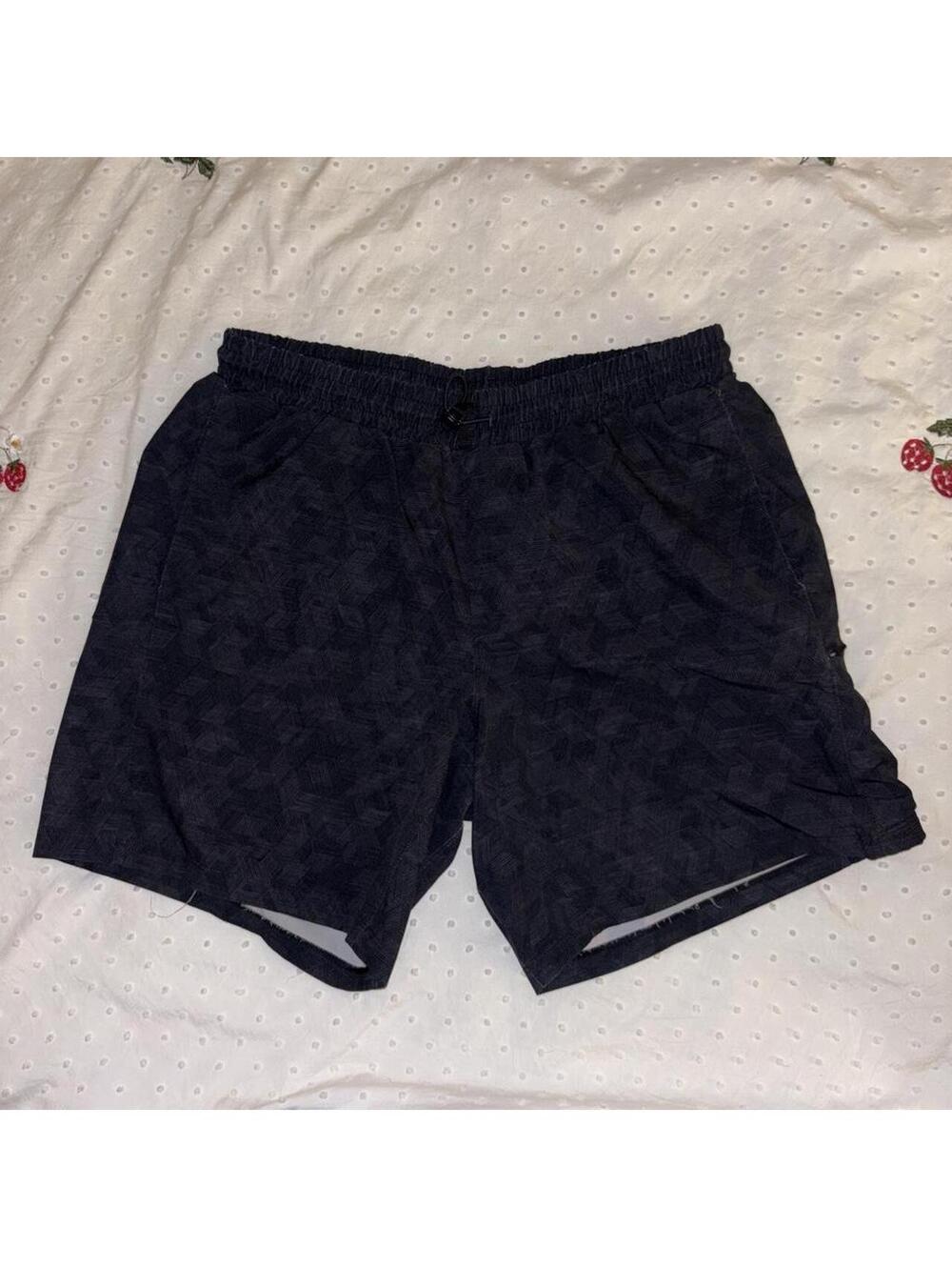 Men’s Medium Black Geometric Swim Trunks Reflective Detail Athletic Beach Shorts